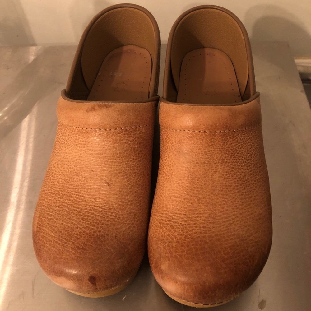 Dansko Honey Distressed Clog Sz 41